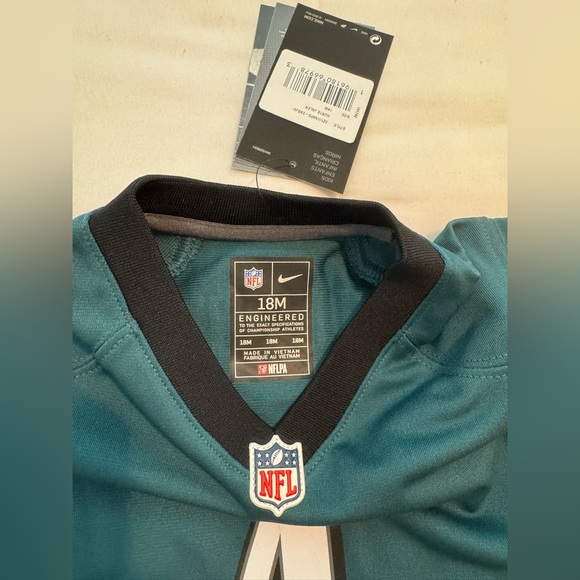 NWT Eagles Jalen Hurts home jersey and hat infant on field green black gift set - Picture 6 of 11